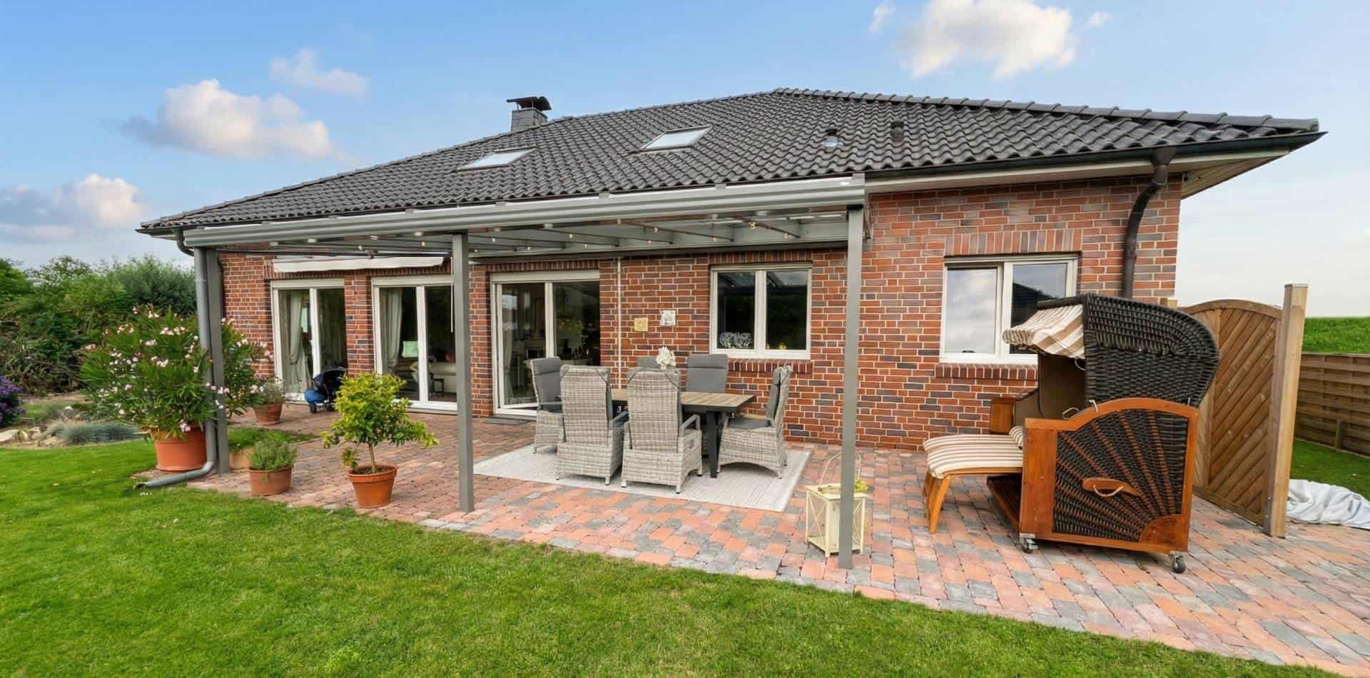 Gewe Terrassendach Minden Frau V.